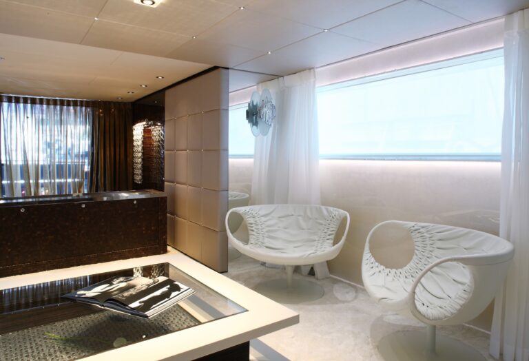 The 43m Yacht MI VIDA
