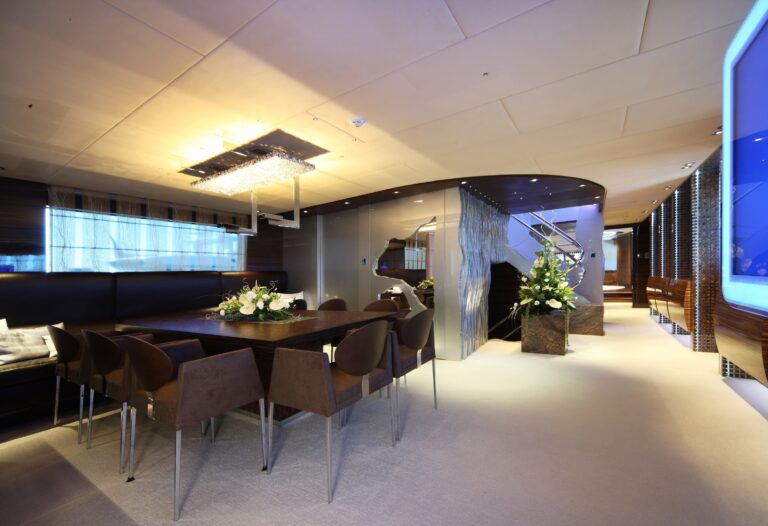 The 43m Yacht MI VIDA