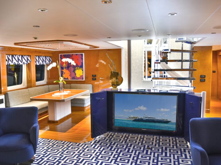 The 43m Yacht OCTOPUSSY