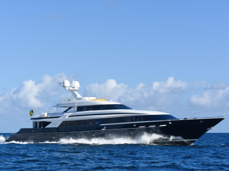 The 43m Yacht OCTOPUSSY
