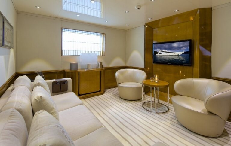 The 43m Yacht O'LEANNA
