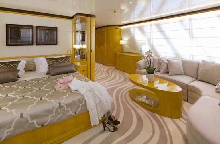 The 43m Yacht O'LEANNA