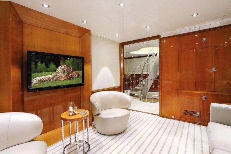 The 43m Yacht O'LEANNA