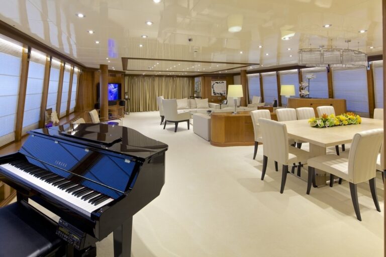 The 43m Yacht O'LEANNA