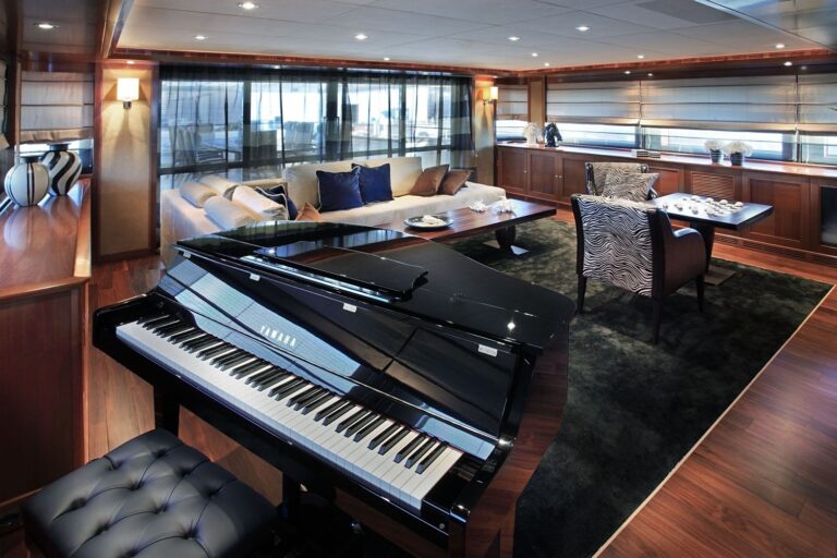 Top Saloon On Board Yacht SOFICO