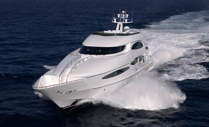 Ship's Bow: Yacht WORLD IS NOT ENOUGH's Cruising Image