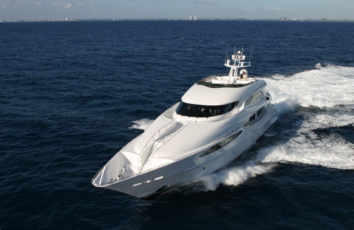 Forward: Yacht WORLD IS NOT ENOUGH's Cruising Image