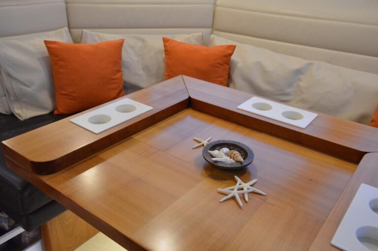Salon table