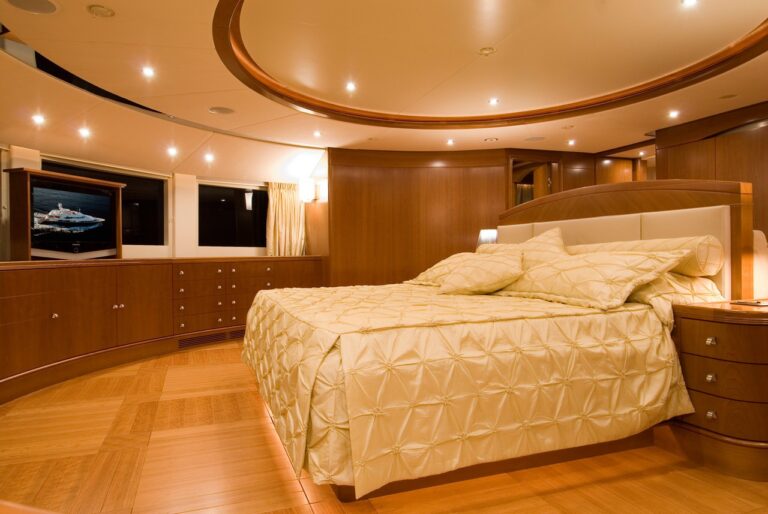 Profile Aspect: Yacht BLUE VISION's Main Master Cabin Captured
