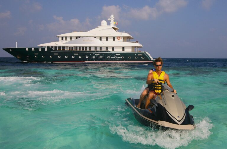 Yacht Including Jetski Skiing On Board Yacht DHAAINKAN'BAA