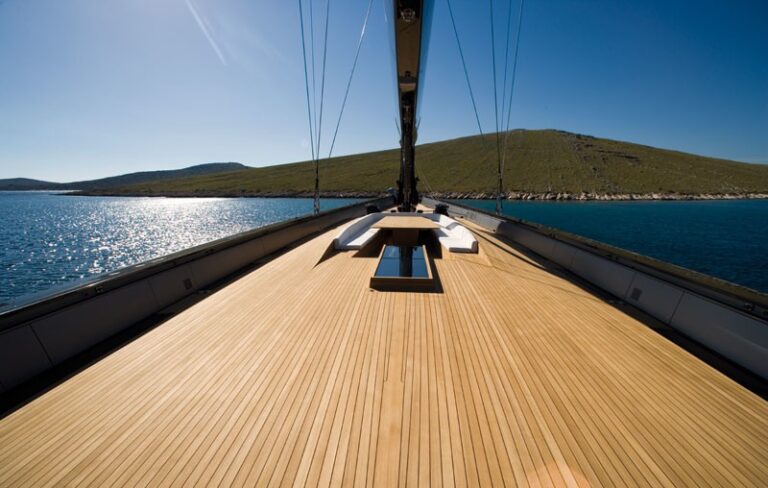 The 44m Yacht ESENSE
