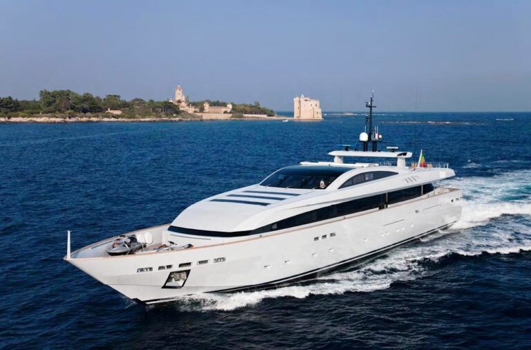 Cruising On Board Yacht FAN TOO