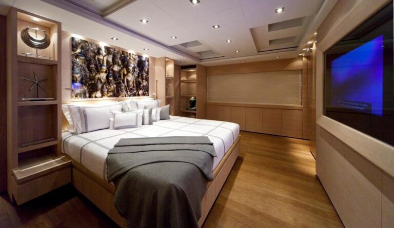 Main Master Cabin On Board Yacht FAN TOO