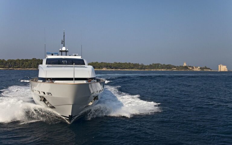 The 44m Yacht FAN TOO