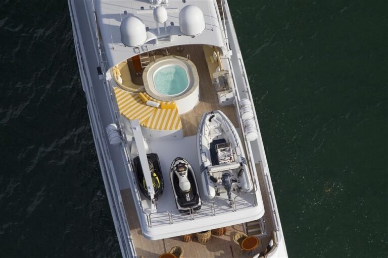 The 44m Yacht I LOVE THIS BOAT