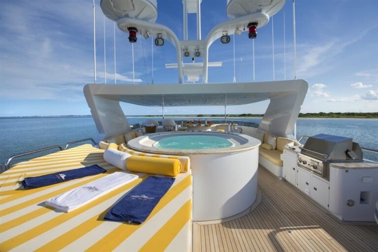 The 44m Yacht I LOVE THIS BOAT