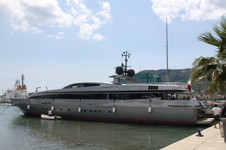 The 44m Yacht MONOKINI