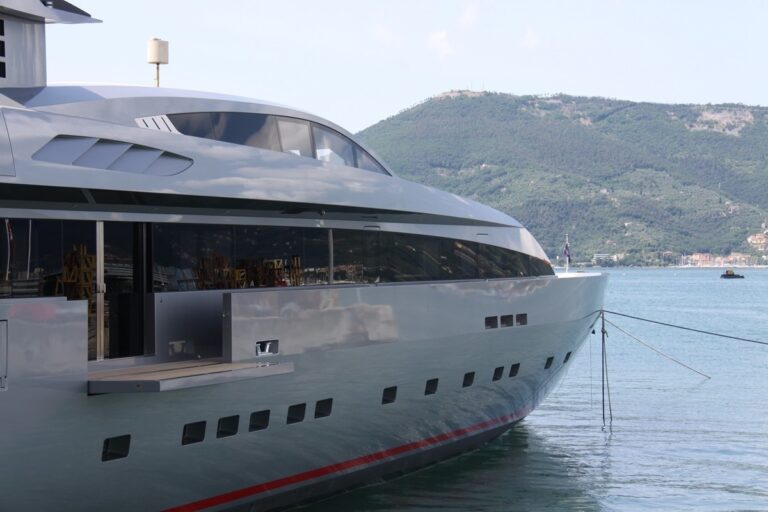 The 44m Yacht MONOKINI
