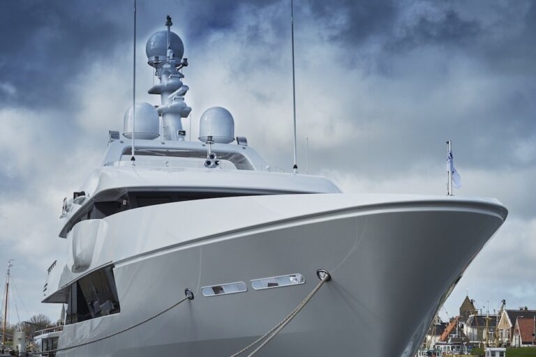 The 44m Yacht MOON SAND