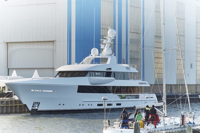 The 44m Yacht MOON SAND