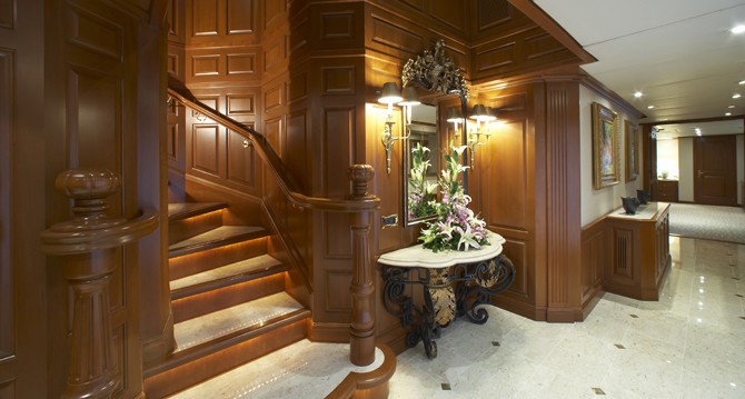 Foyer On Yacht PRAXIS