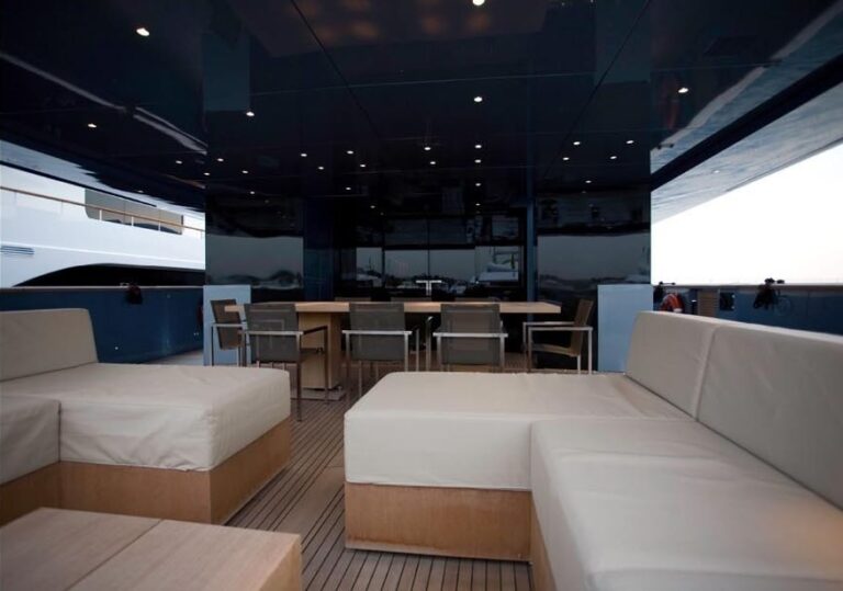 Sitting Zone On Yacht SEAKID