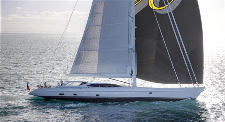 44m superyacht Encore by Alloy and Dubois