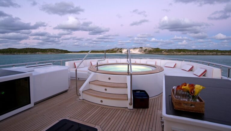 Jacuzzi pool