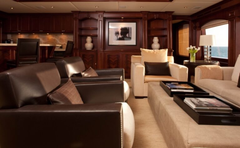 Sky-lounge Profile Aboard Yacht CARPE DIEM II
