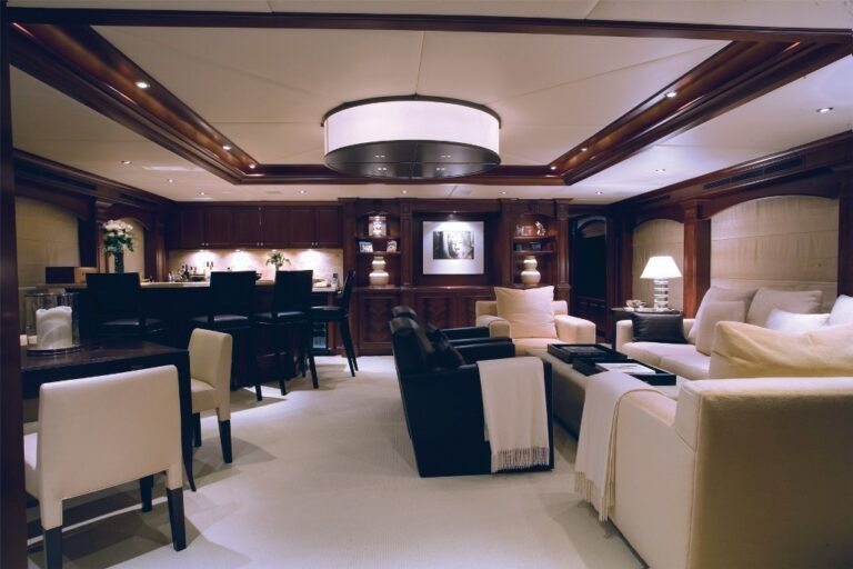 Premier Saloon Fore On Board Yacht CARPE DIEM II