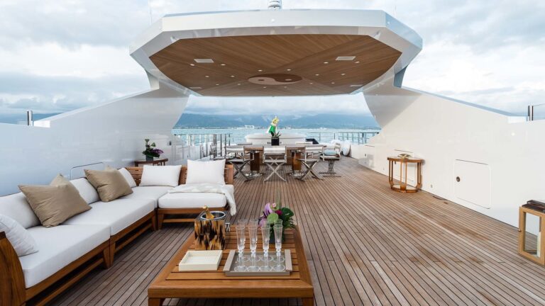 The 45m Yacht FLYING DRAGON