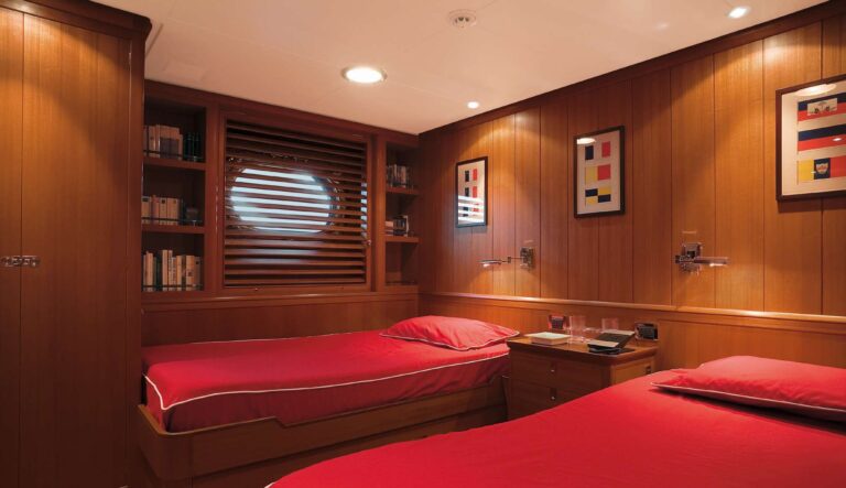 Twin Bed Cabin Aboard Yacht HERITAGE