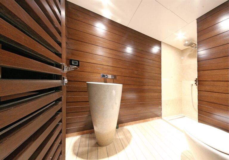 Close Up: Yacht INFINITY's Bath Photograph