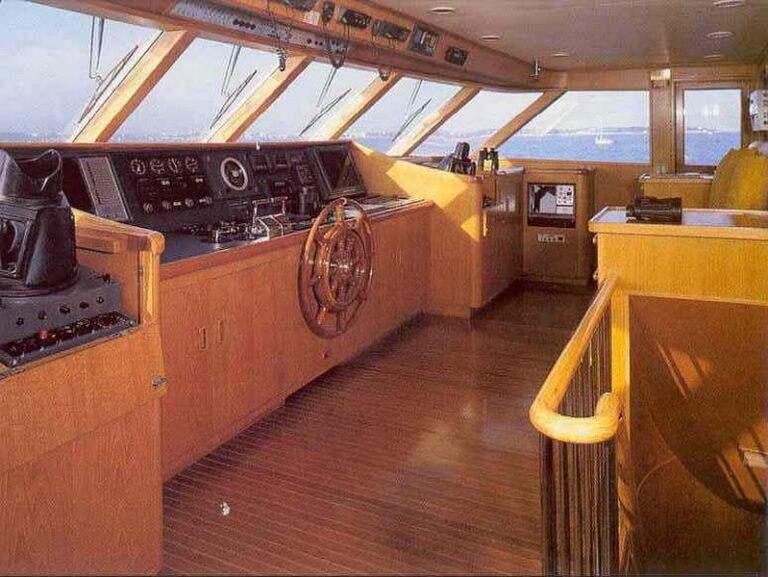 Bridgedeck On Yacht LADY ROSE