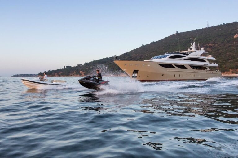 45m Luxury Superyacht