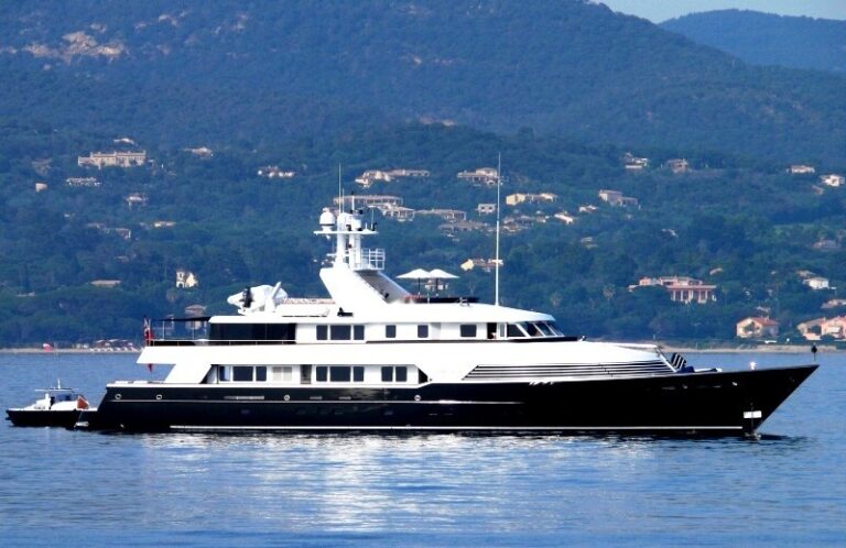 Overview On Yacht TUGATSU
