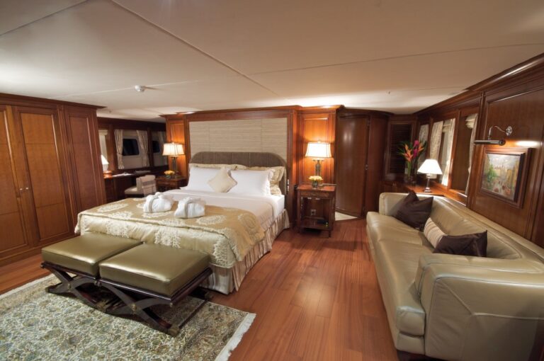 Main Master Cabin On Yacht YOU & ME