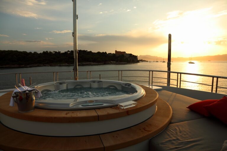 The 46m Yacht 2 LADIES