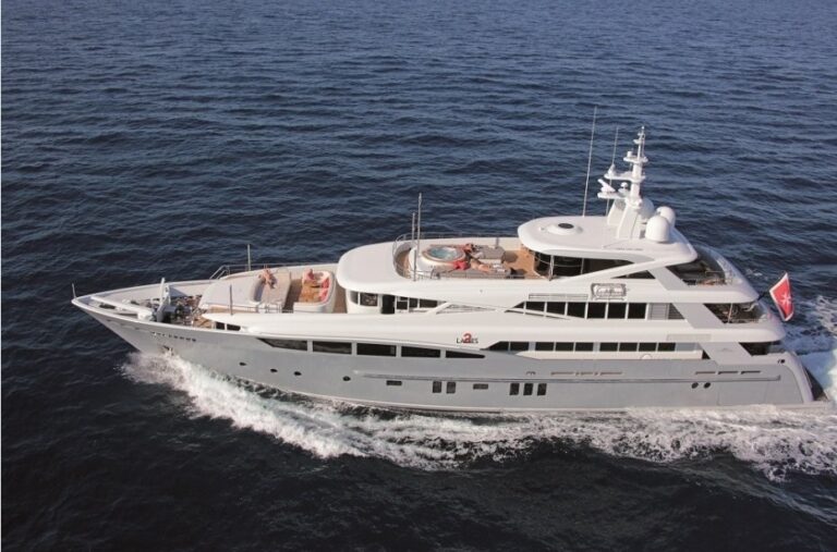 The 46m Yacht 2 LADIES