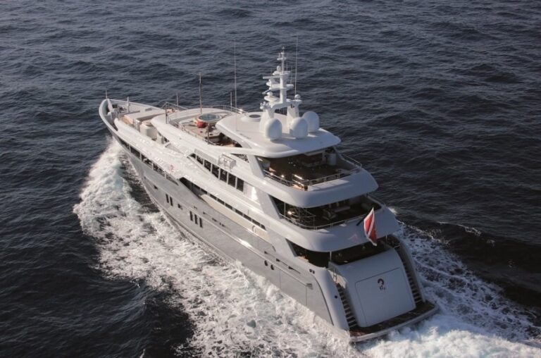 The 46m Yacht 2 LADIES