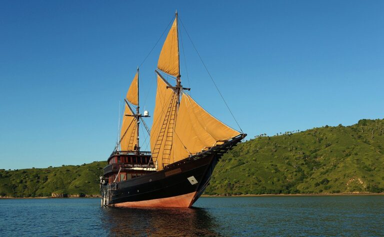 The 46m Yacht ALILA PURNAMA