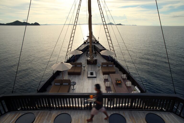 The 46m Yacht ALILA PURNAMA