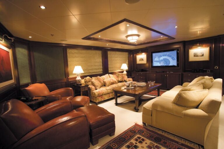 Premier Saloon On Board Yacht BIG ARON