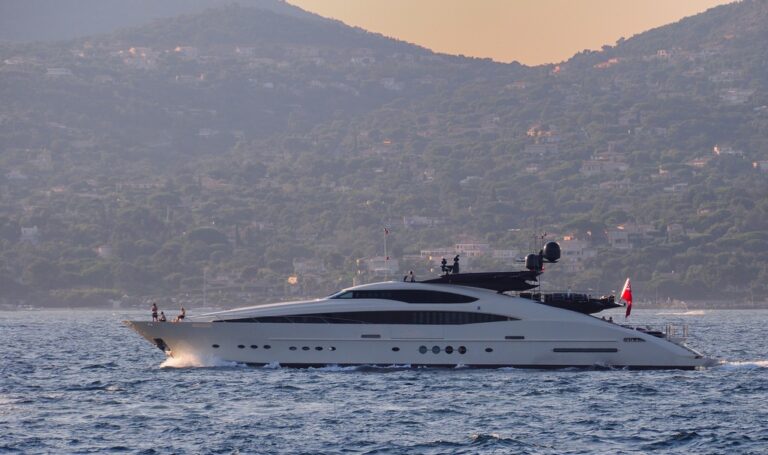 The 46m Yacht CLIFFORD II