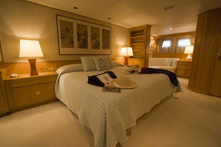 VIP Cabin Aboard Yacht CONSTANCE