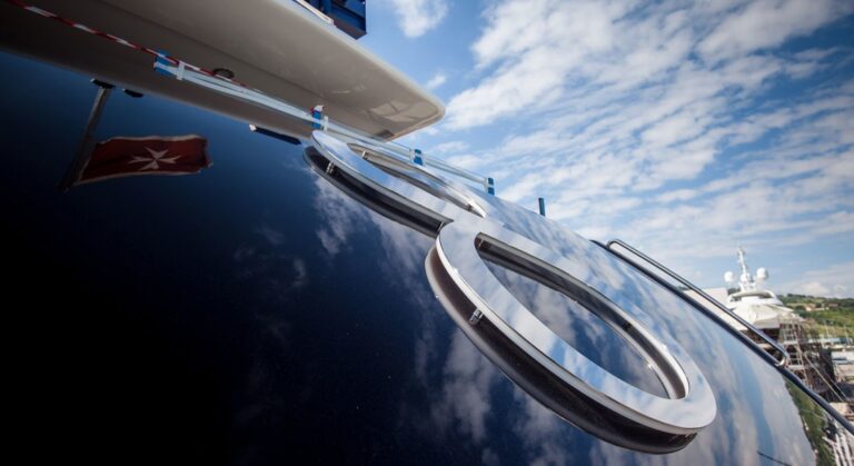 The 46m Yacht EIGHT