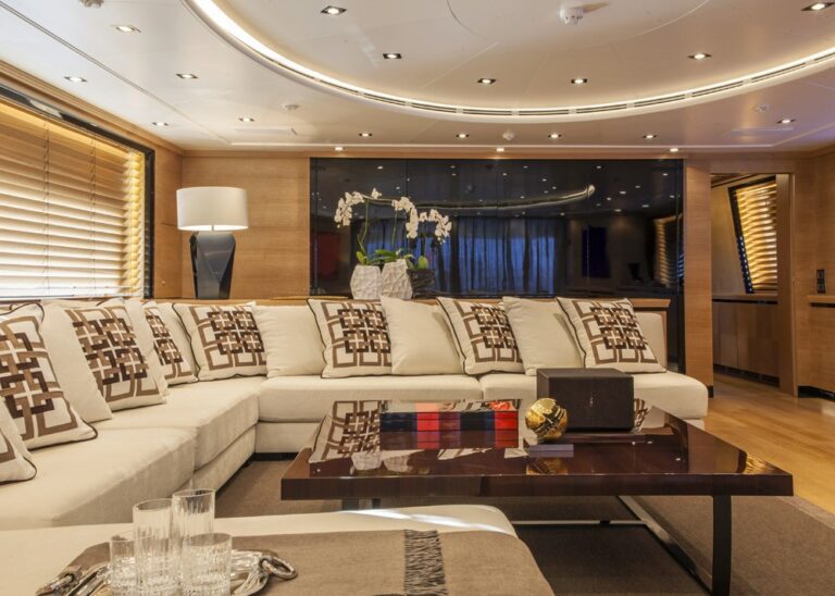 The 46m Yacht EIGHT