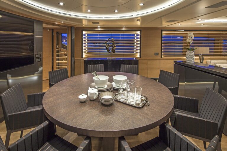 The 46m Yacht EIGHT