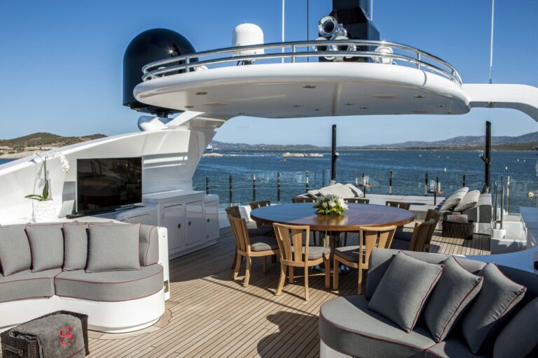 The 46m Yacht EIGHT