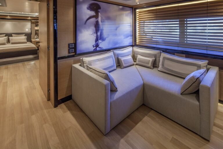 The 46m Yacht EIGHT